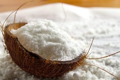 Công dụng của bột dừa rất giàu axit lauric, một loại chất béo có thể chống lại một số bệnh nhiễm trùng.